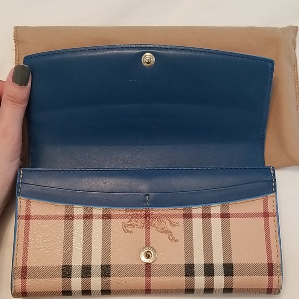 Burberry Haymarket/Vintage Continental Wallet - Picture 4 of 7